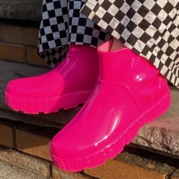 UGG Women's Vibrant Pink Rain Boots - Picture 2 of 16